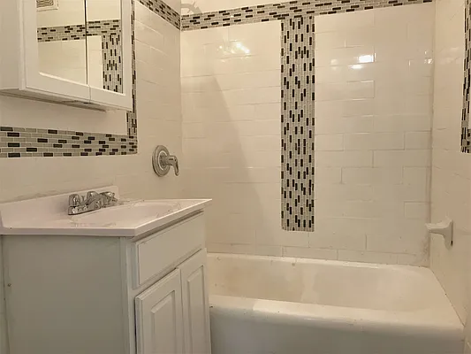 Rented by Bruma Realty LLC | media 10