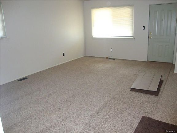 4th image of 29252 Barton St