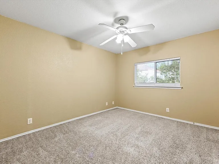 5519 Tomas Cir — Photo 18