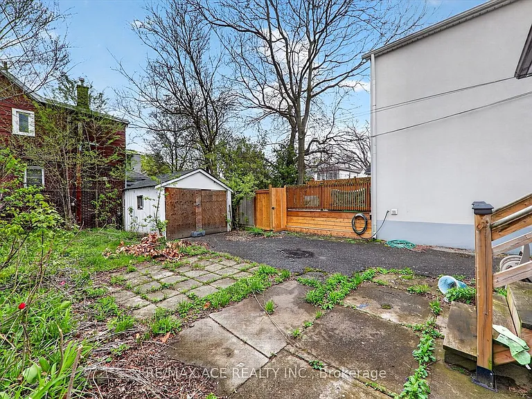 Glebemount Ave — Photo 28