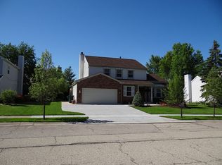 1460 Bristol Trail Rd, Lake Zurich, IL 60047