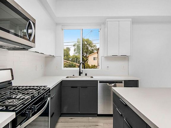 5th image of 1862 Echo Park Ave