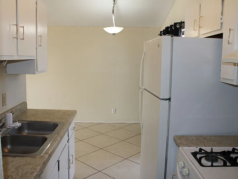 5947 Deer Ave — Photo 7