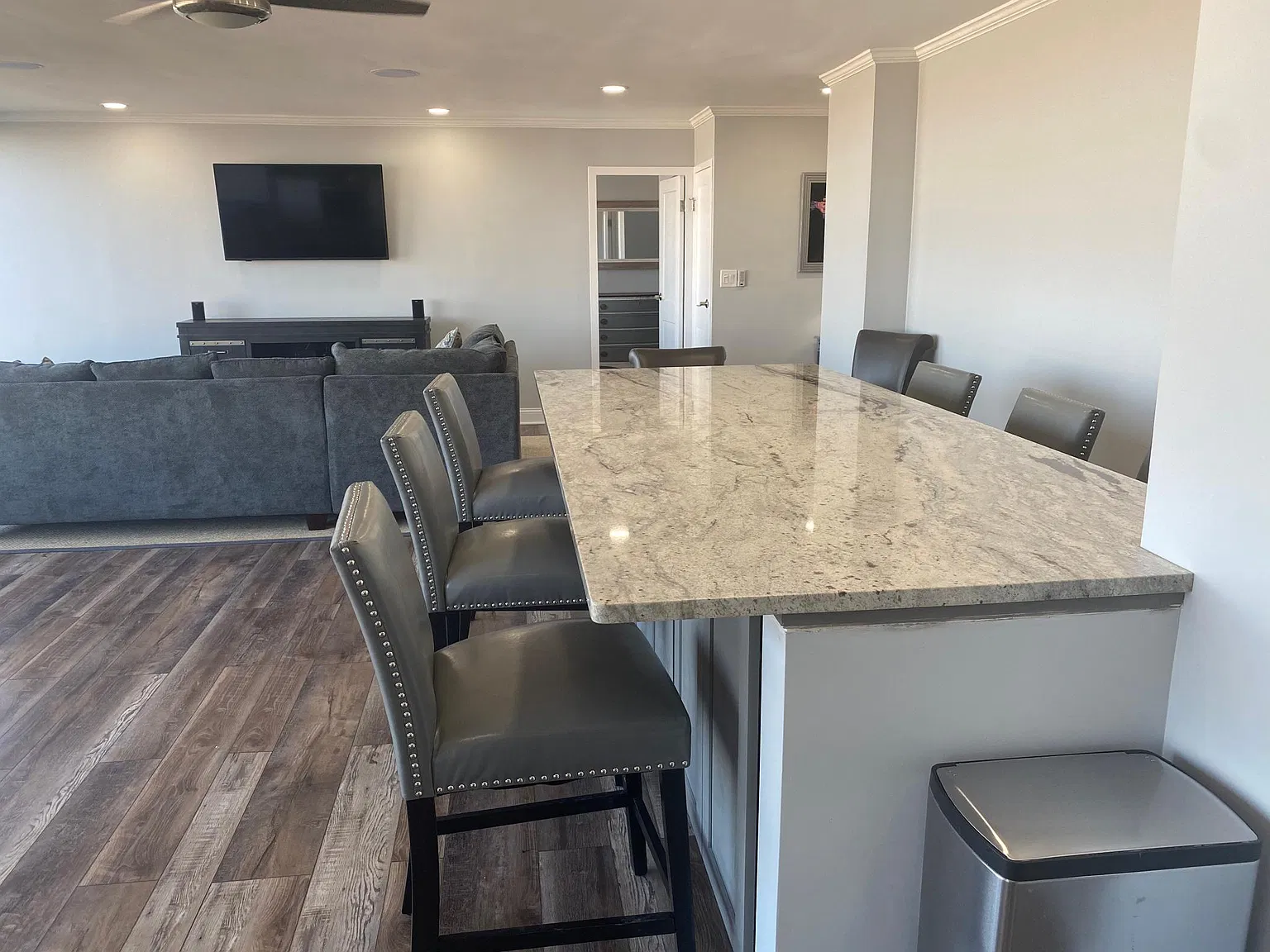 810 Matson Pl — Photo 4