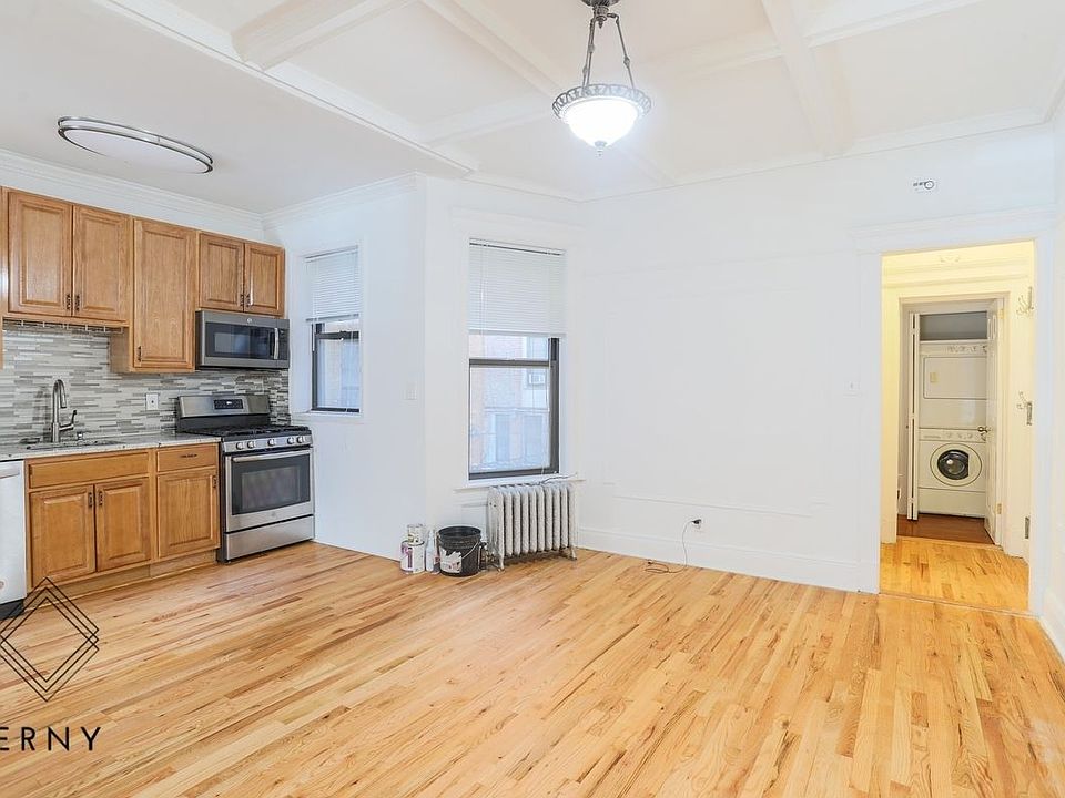 1st image of 82 Downing St #1E