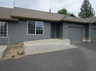 2086 NE Linnea Dr APT 3, Bend, OR 97701