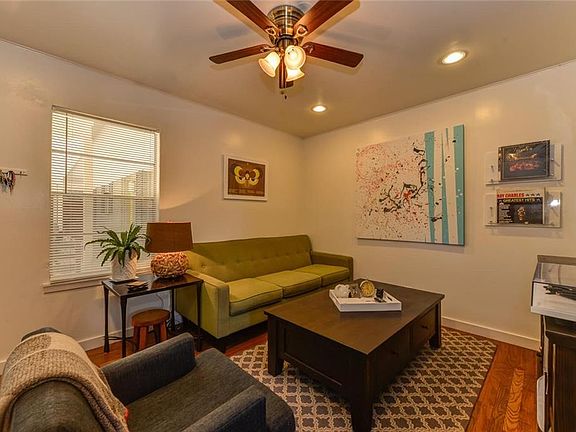 3rd image of 2325 Westoak Dr #2