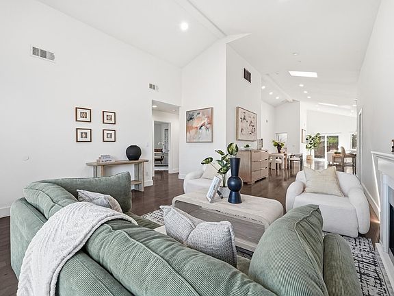 2nd image of 3992 Casanova Dr