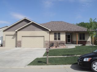 5414 N 11th St, Lincoln, NE 68521