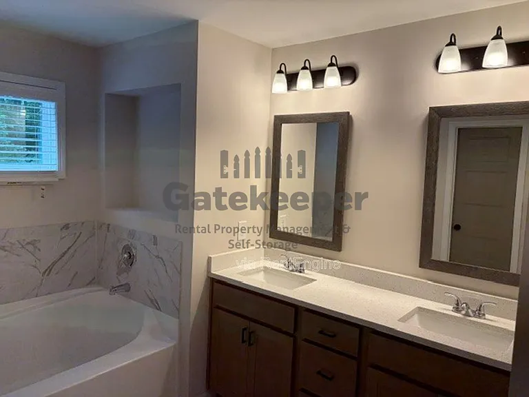 205 Valley View Dr — Photo 13