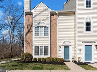 161 Naomi Ct, Levittown, PA 19057