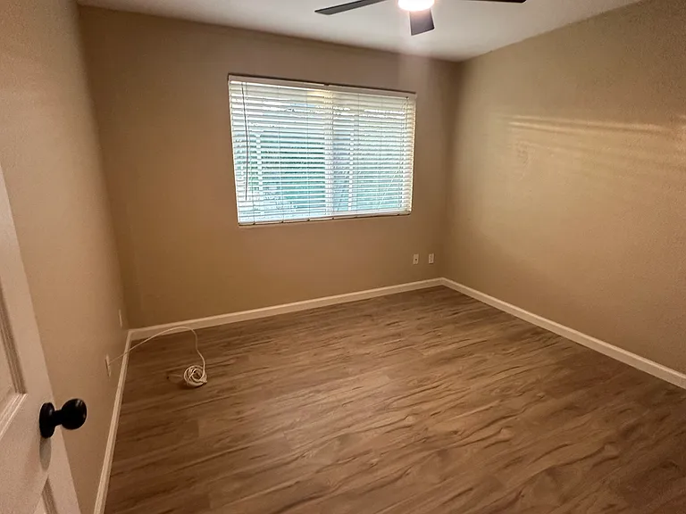 919 E Tuckey Ln #3 — Photo 13