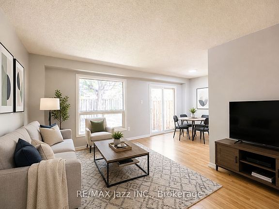 4th image of 10 Bassett Blvd #14
