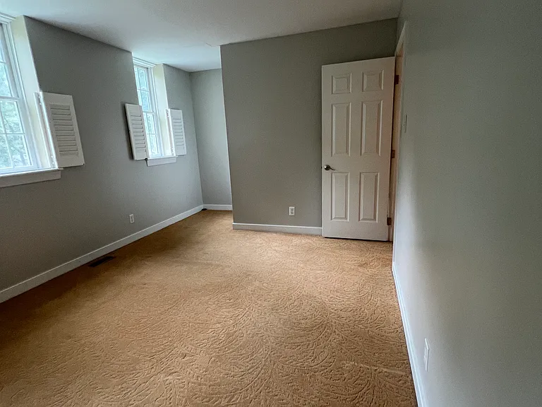331 Glenpark Ln — Photo 32