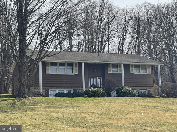 2748 Center Rd, Mifflintown, PA 17059