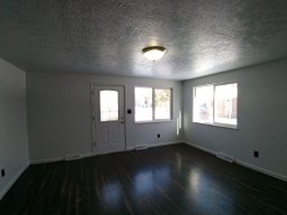 4th image of 223-225 21st Ave #223