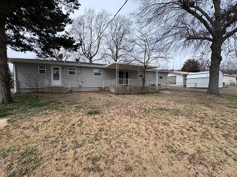 501 Powers St — Photo 16