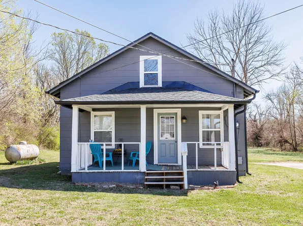 1202 N Mansfield Road, Ava, MO 65608