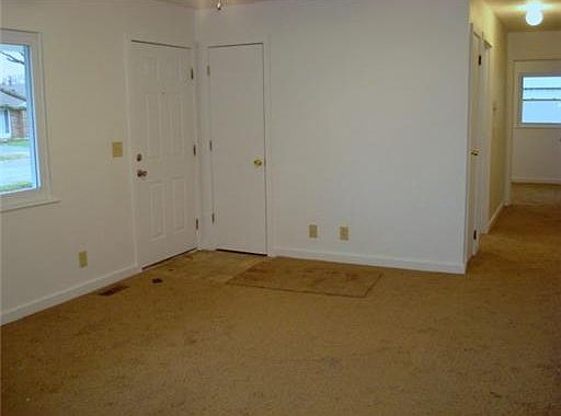 4th image of 823 Plumwood Dr