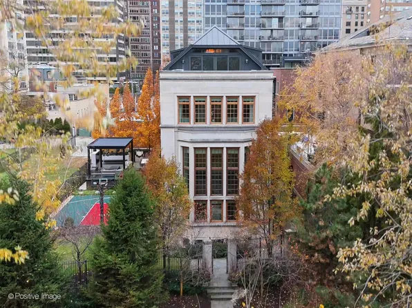 3026 N Lake Shore Dr, Chicago, IL 60657