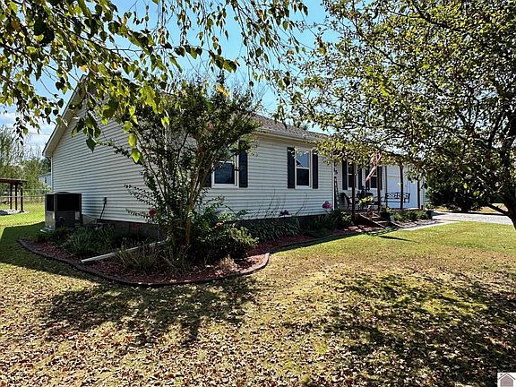 2nd image of 35 Jeanie St