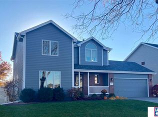 5121 Country Hill Rd, Lincoln, NE 68516