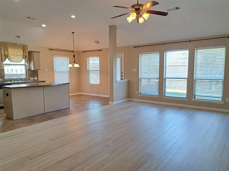 21910 Cascade Hollow Ln — Photo 10