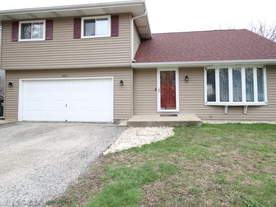 945 French Dr, Mundelein, IL, 60060