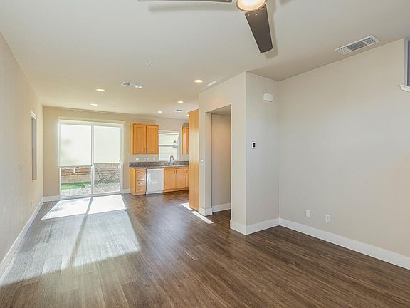 4th image of 39 Lipton Way