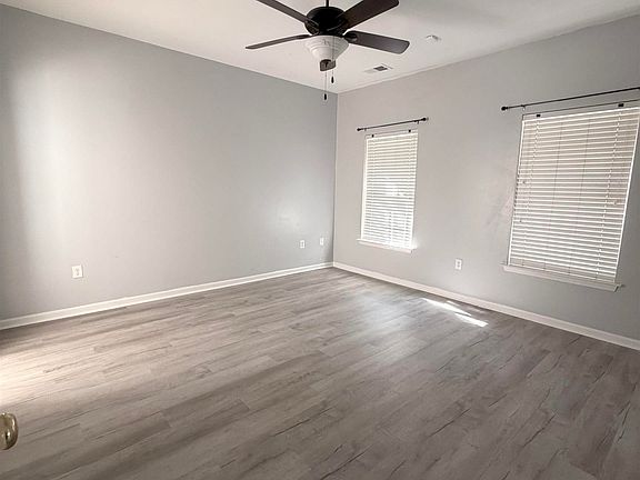 5th image of 375 Northwood St