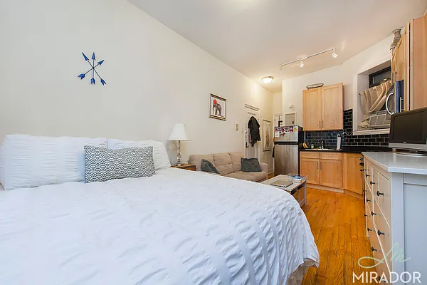 Rented by Mirador Real Estate | media 9