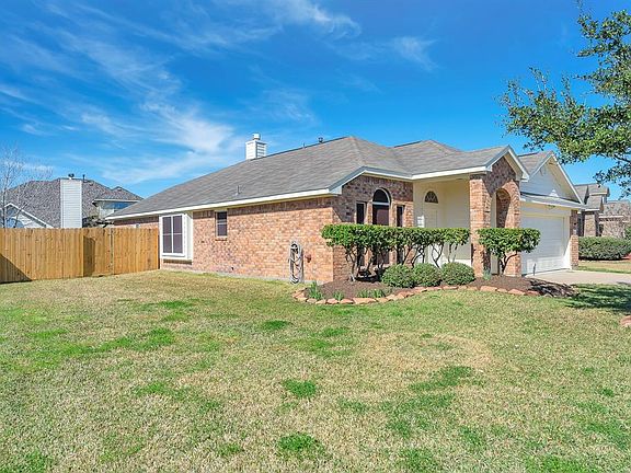 2nd image of 2515 Maverick Park Ln