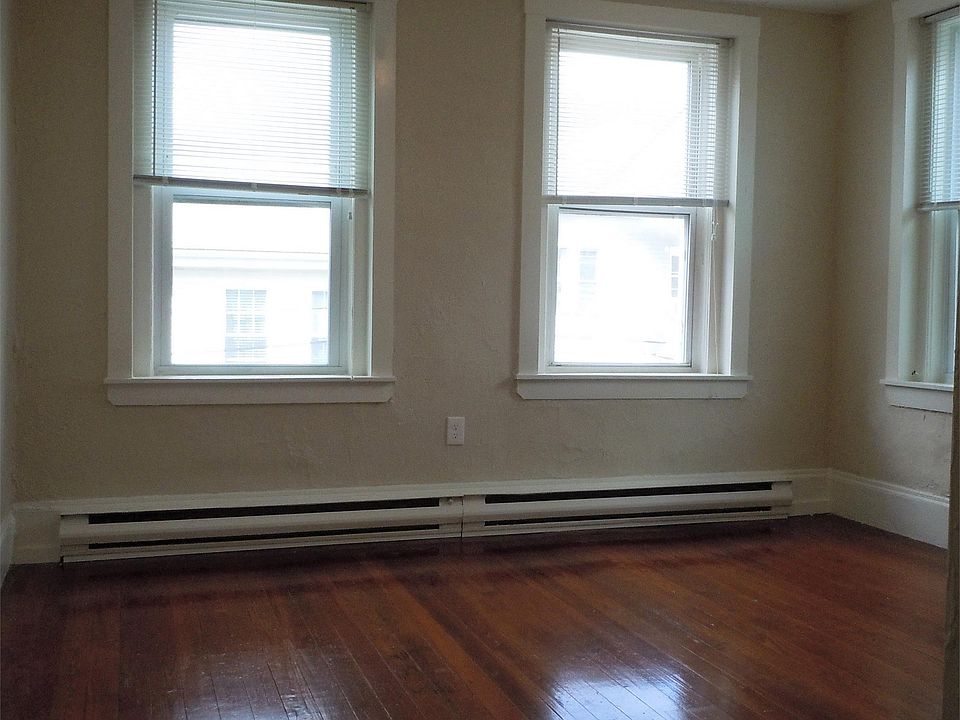2nd image of 31 Elmwood St