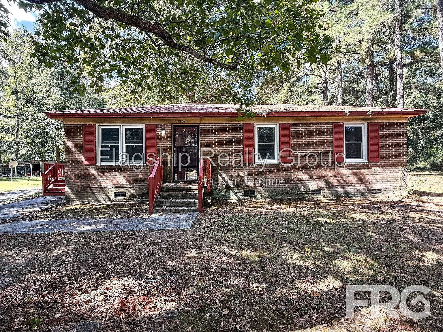 3 bed, 1.0 bath, 1025 sqft, $1,400 — Photo 4
