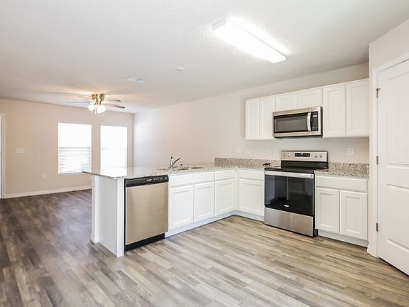 3rd image of 6928 N Deer Point