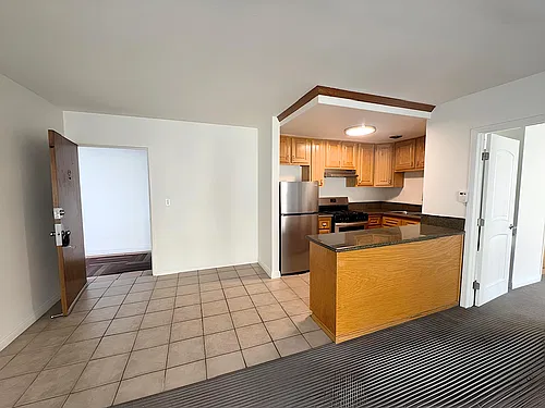 Floor plan 1bdrm top floor resent remodel 42