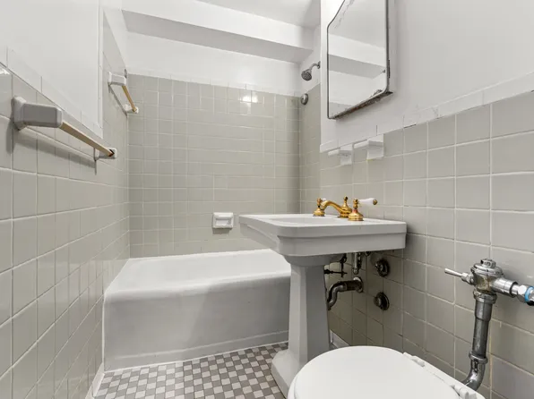 120 East 36th Street image 4 of 5