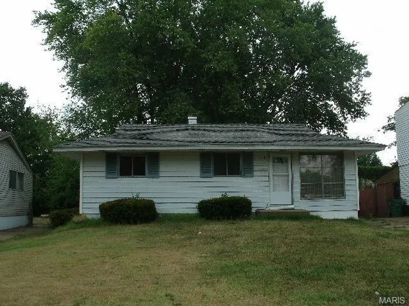 115 McAlpine Dr, Saint Louis, MO 63137