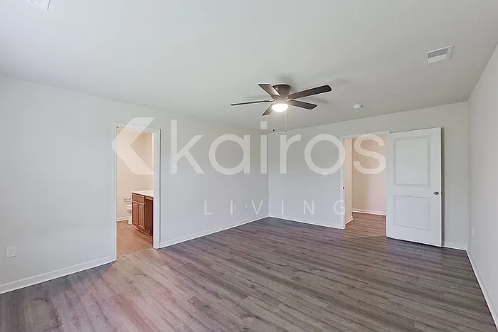1103 Freedom Pkwy — Photo 10