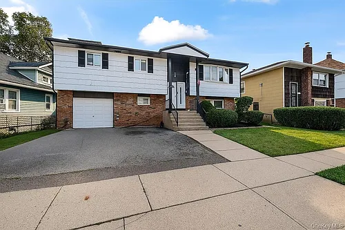 22 Hudson Pl Photo 1