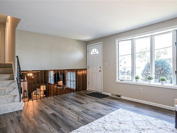 4th image of 6883 Thomas Dr