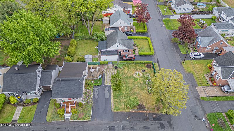 3rd image of 1 Reamer Street