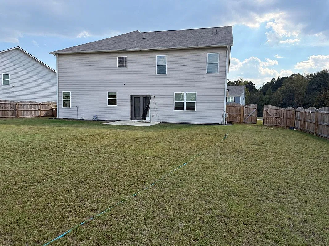 5 bed, 3.0 bath, 2804 sqft, $2,875 — Photo 4