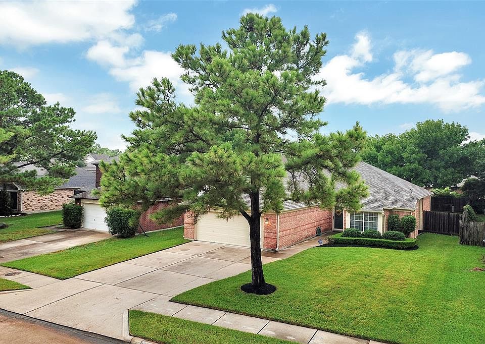 1st image of 7055 River Garden Dr