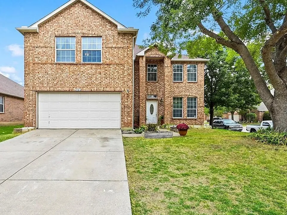 1941 Peppertree Dr