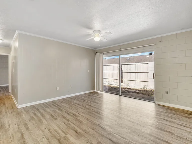 2241 W Pensacola St #6 — Photo 9