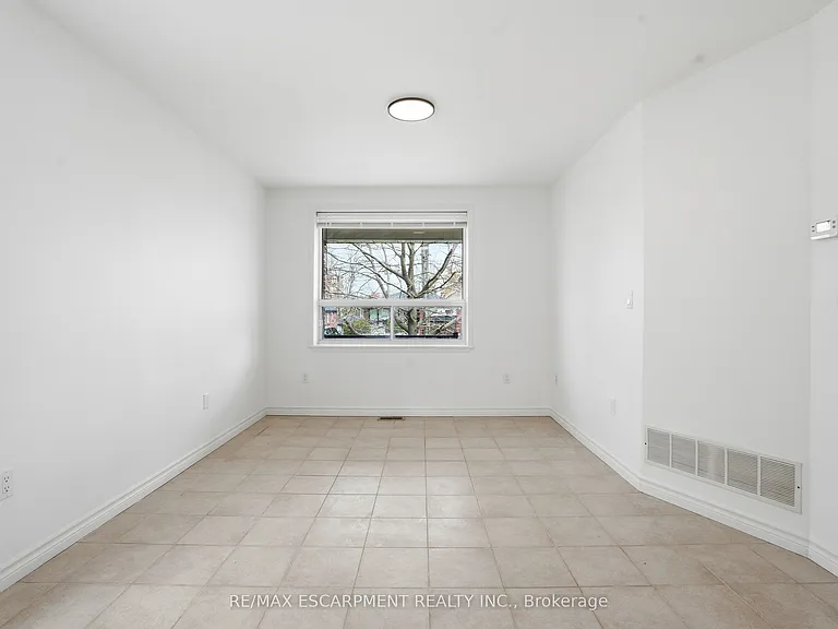 1049 Glencairn Ave #MAIN FLOOR — Photo 5