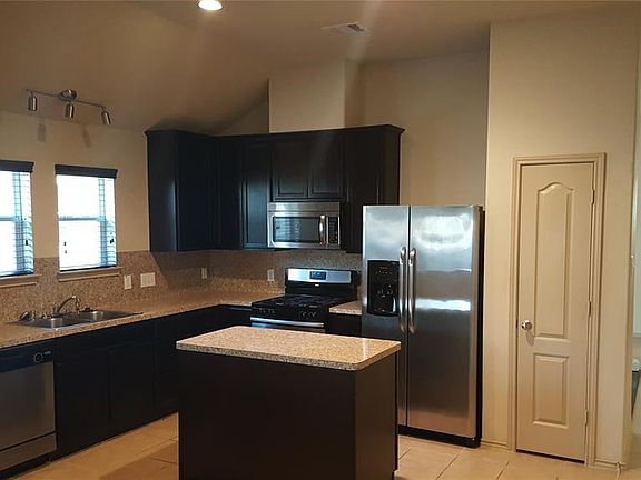 3rd image of 11923 Harristown Dr