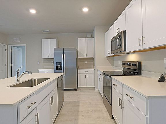 5th image of 1156 Brooklands Dr