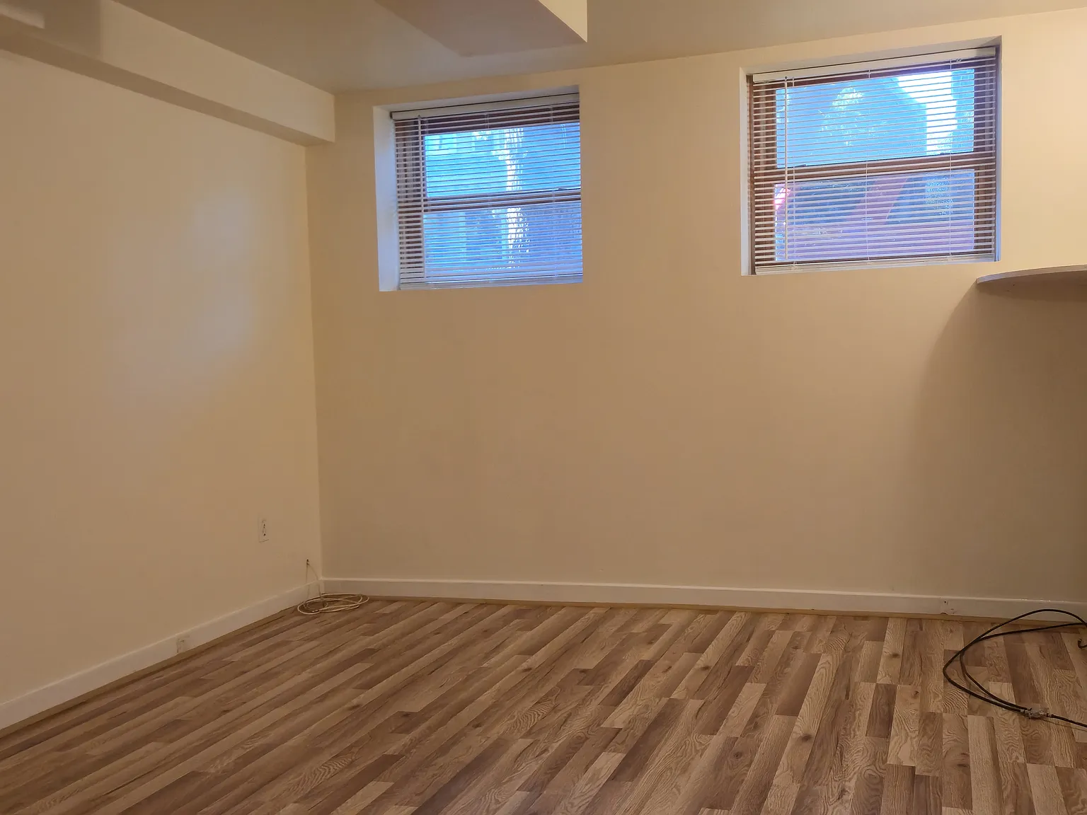 2 bed, 1000 sqft, $2,000 — Photo 2